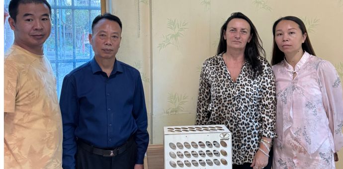 Frédérique Ripet reçue par l'entreprise zehong